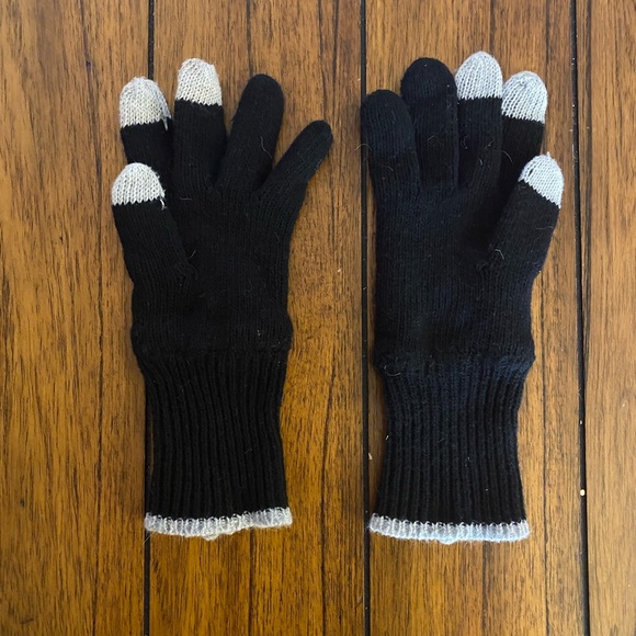 Gloves - Picture 2 of 2